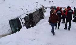Bu kez Sivas'ta yolcu otobüsü kaza yaptı! 14 yaralı