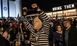 Tel Aviv'de Netanyahu karşıtı gösteri: Bizi aptallar yönetiyor