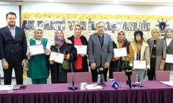 Van'da "AK Parti Siyaset Akademisi"ne katılan 478 kadına sertifika verildi