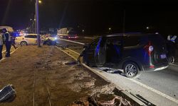 İki otomobil kafa kafaya çarpıştı: 3 ölü