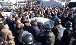 Van'da düzenlenen yürüyüşte gerginlik yaşandı! 2 gözaltı