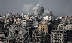 İsrail, Gazze'de evlere saldırdı
