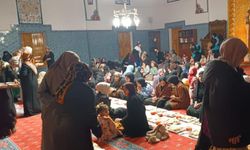 Van'da Kur'an kursu öğrencileri Tarihi Hüsrev Paşa Camisi’nde iftar yaptı