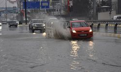 Van’da kuvvetli yağış hayatı olumsuz etkiledi