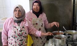 Kadınlar ev yemekleri yaparak para kazanıyor