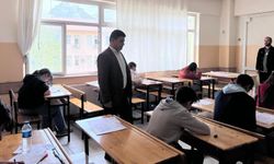 Hakkari'de bursluluk sınavına 9 bine yakın öğrenci girdi