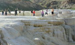 Pamukkale değil Başkale travertenleri