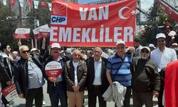 Van'daki emekliler Ankara'daki mitinge katıldı