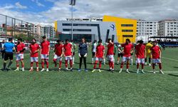 İpekyolu Belediyesi Spor Kulübü şampiyonluk kupasını kaldırdı