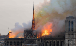 Notre Dame Neden Yandı?
