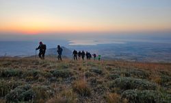 Vangölü Aktivistleri Derneği üyeleri Süphan Dağı’na tırmandı