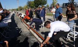 Van’da 65 metrelik kebap dakikalar içerisinde tüketildi