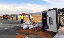 Muradiye 'de Minibüs Takla Attı Araçta 2 Kişi Yaralandı!