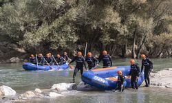 AFAD'ın arama kurtarma ekipleri eğitimlerini Munzur Çayı'nda alıyor