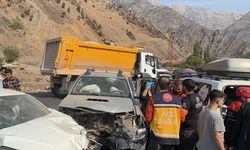 Hakkari-Çukurca kara yolunda kaza: 7 yaralı