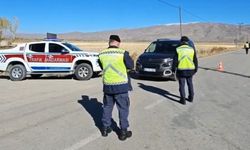 Van'da jandarma ekiplerinin trafik denetimleri