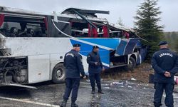 Devrilen yolcu otobüsündeki 1 kişi öldü, 30 kişi yaralandı