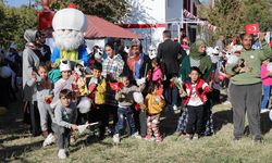 Van'da öğrenciler ve özel gereksinimli çocuklar Kızılay Haftası etkinliğinde eğlendi