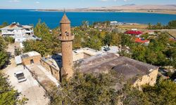 Van'daki tarihi İzzeddin Şir Camii ve Medresesi restore ediliyor