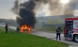 Samsun’da kız istemeden dönen ailenin aracı alev alev yandı