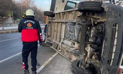 Van'da minibüs takla attı! Yaralılar var