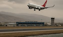 Hava koşullarından dolayı uçaklar Van'a inemedi