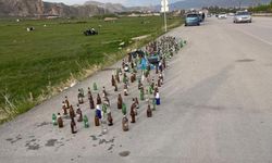 Van Kalesi'nde tarihe saygısızlık