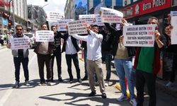 Van'da CHP Lideri Özgür Özel'e pankartlı protesto