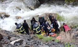 Yüksekova Doski Vadisinde feci kaza: 2 ölü, 3 yaralı