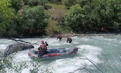Dereye düşerek kaybolan genci arama çalışmaları devam ediyor