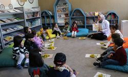Van'da çocuklar 'masal saati' ile güzel vakit geçiriyor