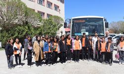 İlk ve ortaokul öğrencilerinden meslek yüksekokuluna ziyareti
