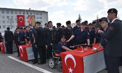 Engelliler bir günlük askerlik sevinci yaşadı