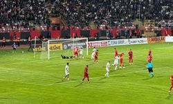 Vanspor evinde coştu!