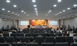 Van’da eski mezunlar panelde buluştu