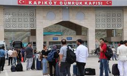 Van'a giriş yapan İranlı turistlerden İsrail'e tepki!