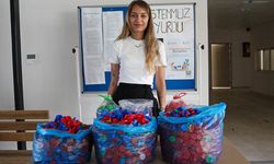 Topladığı kapaklarla engelli depremzedeleri sevindirmek istiyor