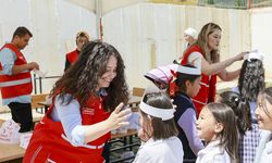 Türk Kızılay, Van'da Kırgız Türklerinin yaşadığı mahallede karne şenliği düzenledi