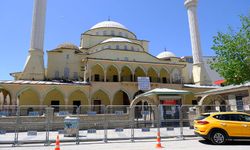Van Hz. Ömer Camisinin yıkımına başlandı