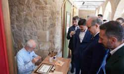 Albayrak Grubu’nun Adil-i Mutlak Hat Eserleri Sergisi Van’da açıldı