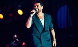 Şarkıcı Gökhan Tepe, Van Kültür Yolu Festivali'nde konser verdi