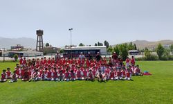 400’den Fazla öğrenciyle yaz futbol okulu sürüyor