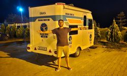Türkiye’yi gezen gezgin Van Gölü sahillerine ulaştı