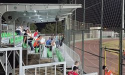 Vansporlu taraftarlar acı haber üzerine Iğdır stadını boşalttı