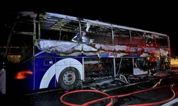 Van'da korku dolu anlar! Seyir halindeki yolcu otobüsü yandı