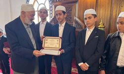 Van'da Kur’an hafızlarına belge takdimi