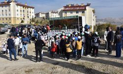 Van'da binlerce fidan toprakla buluşturuldu