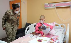 Van YYÜ'deki çocuklara moral dolu ziyaret