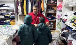 Muradiye'de Kızılay'dan kışlık giyim desteği