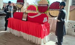 Kaza sonucu yaşamını yitiren üsteğmen, toprağa verildi